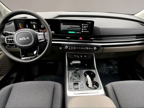 New 2026 Kia Carnival LX image 5