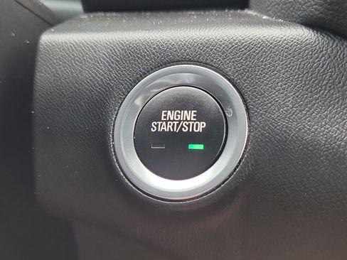 Used 2024 GMC Terrain SLE image 28