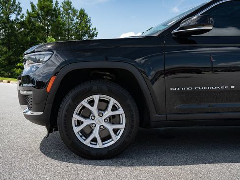 Used 2021 Jeep Grand Cherokee L Limited AWD/4WD image 4