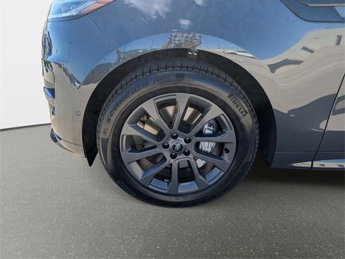 New 2025 Land Rover Range Rover Sport Dynamic SE image 4