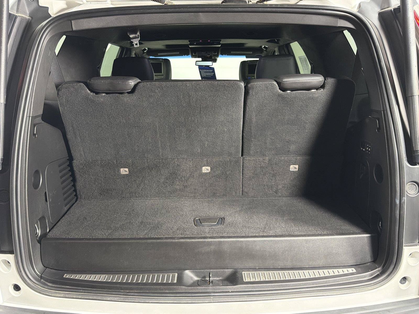 Used 2019 Cadillac Escalade Platinum AWD/4WD image 18
