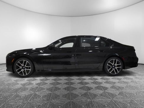 Used 2025 BMW 760i xDrive AWD/4WD image 2