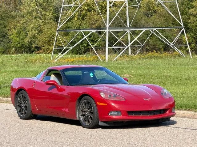 Used 2005 Chevrolet Corvette Coupe w/ Preferred Equipment Group RWD image 1