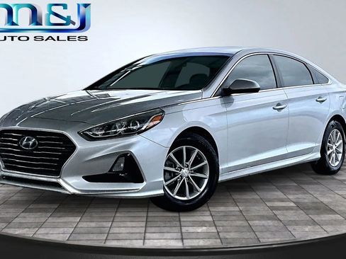Used 2018 Hyundai Sonata SE image 1