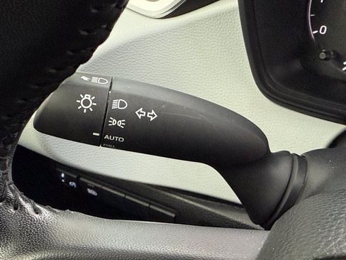 Used 2024 Toyota Corolla SE image 14