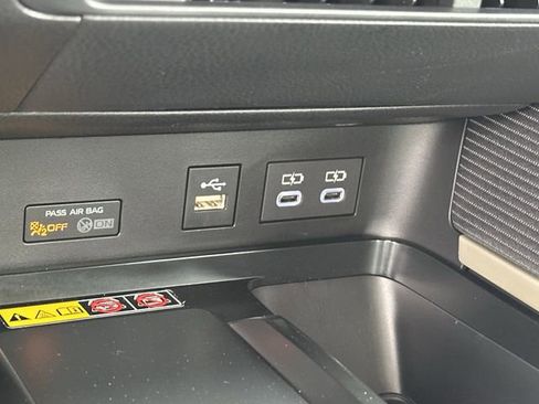 Used 2026 Toyota Camry SE w/ Convenience Package image 20