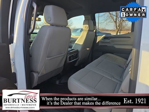 Used 2022 GMC Sierra 1500 SLT w/ SLT Premium Plus Package AWD/4WD image 17