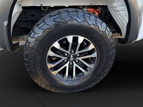 Used 2019 Ford F150 Raptor w/ Equipment Group 802A Luxury AWD/4WD image 23