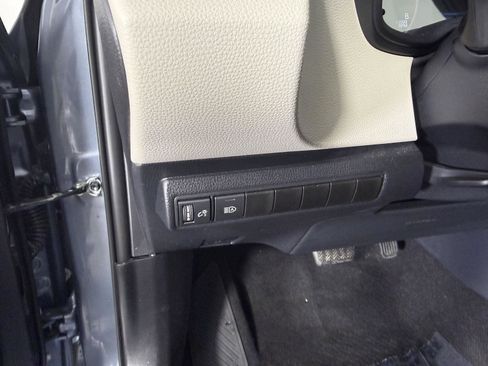 Used 2024 Toyota Corolla LE image 29