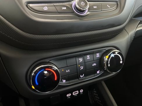 Used 2022 Chevrolet TrailBlazer LT AWD/4WD image 14