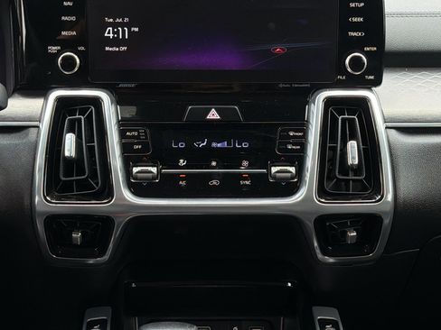 Used 2023 Kia Sorento SX AWD/4WD image 18