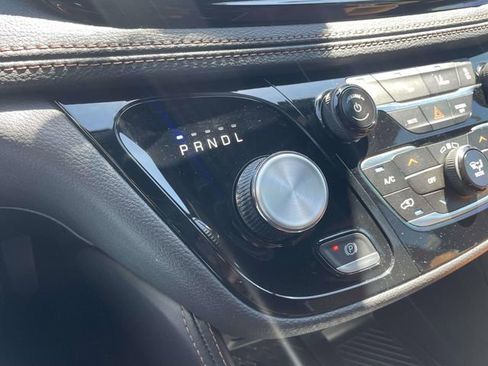 Used 2026 Chrysler Pacifica Pinnacle FWD image 30