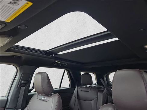 Used 2025 Ford Explorer Platinum image 12