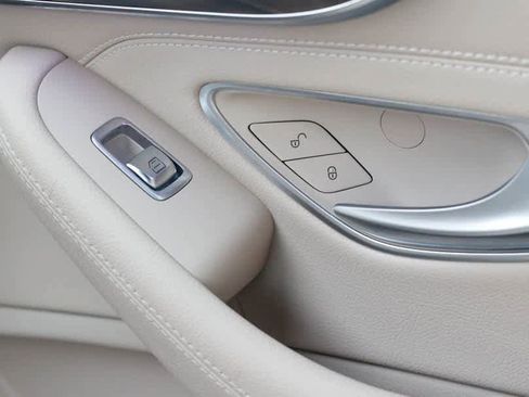 Certified 2021 Mercedes-Benz C 300 4MATIC Cabriolet image 33