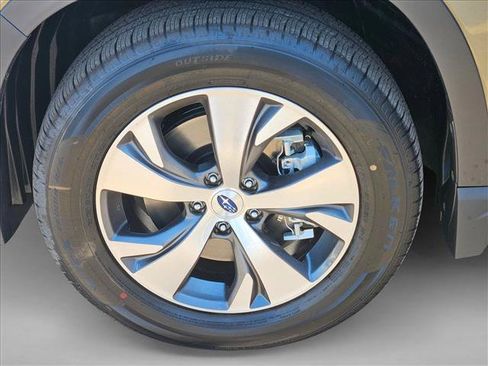 Used 2025 Subaru Ascent Premium w/ Popular Package #1 AWD/4WD image 10