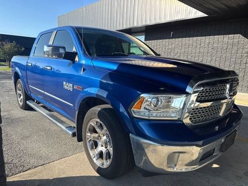 Used 2018 RAM 1500 Laramie w/ Convenience Group AWD/4WD image 2