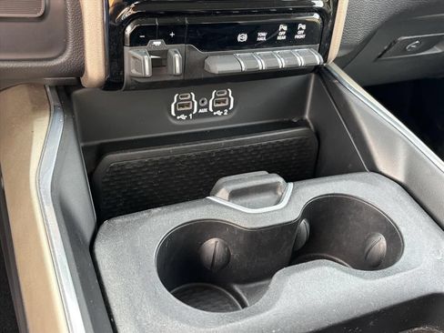 Used 2024 RAM 3500 Laramie AWD/4WD image 19