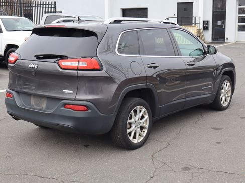Used 2015 Jeep Cherokee Latitude w/ Cold Weather Group image 10
