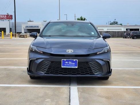 Used 2026 Toyota Camry SE w/ Convenience Package FWD image 2