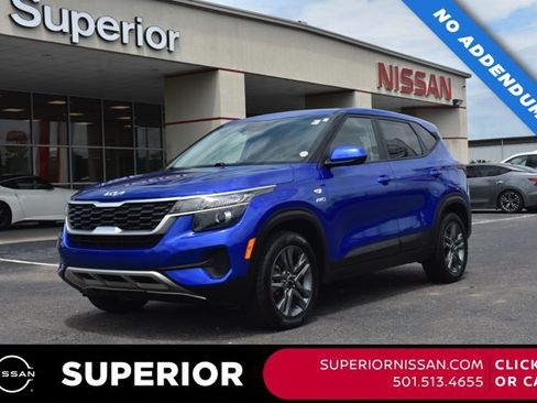 Used 2023 Kia Seltos LX AWD/4WD image 1