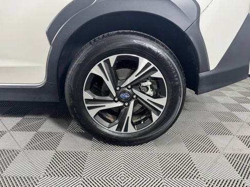 Used 2025 Subaru Crosstrek 2.5i Premium AWD/4WD image 38