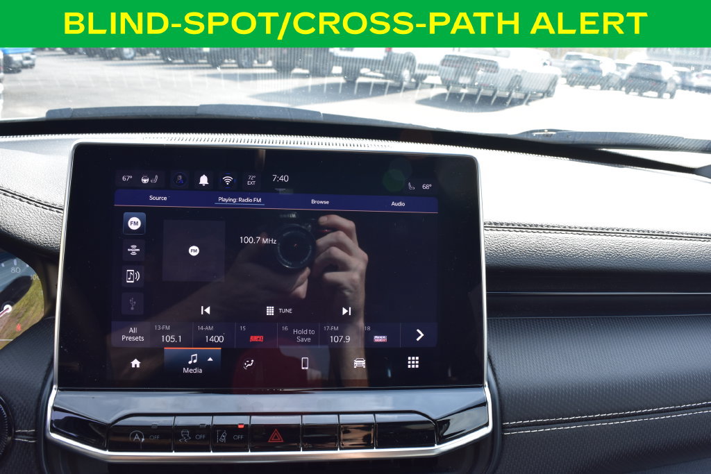 Used 2024 Jeep Compass Latitude w/ Convenience Group AWD/4WD image 19
