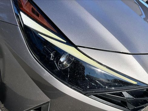 Used 2023 Hyundai Elantra SEL w/ Convenience Package image 27