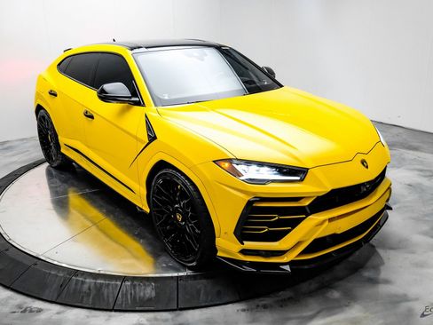 Used 2021 Lamborghini Urus image 25