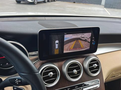 Used 2022 Mercedes-Benz GLC 300 4MATIC image 24