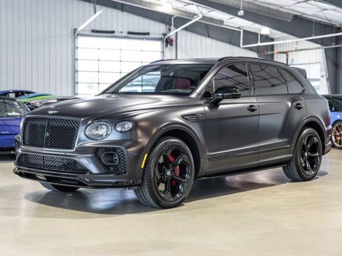 Used 2023 Bentley Bentayga AWD/4WD image 2