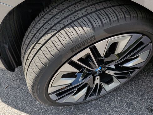 Used 2026 BMW 530i RWD image 13