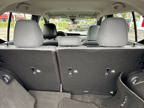 Used 2023 Nissan Kicks SR w/ SR Premium Package FWD image 18