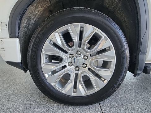 Certified 2021 GMC Sierra 1500 Denali w/ Denali Ultimate Package AWD/4WD image 34