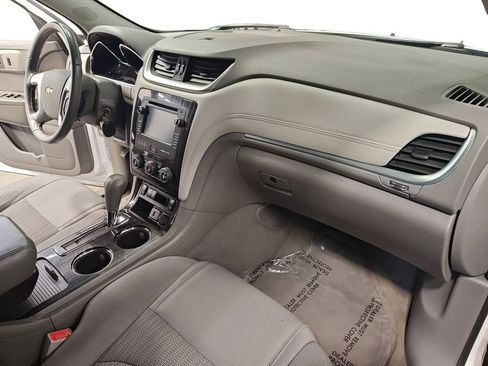 Used 2016 Chevrolet Traverse LT image 15