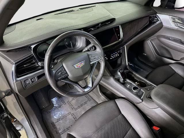 Used 2023 Cadillac XT6 Premium Luxury AWD/4WD image 2