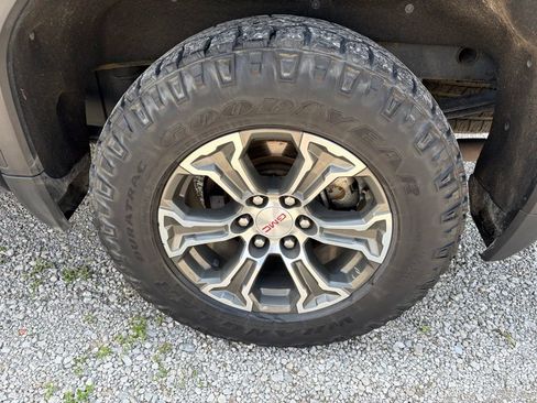 Used 2021 GMC Sierra 1500 SLE w/ X31 Off-Road Package AWD/4WD image 22