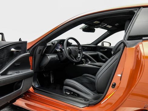 Used 2021 Lexus LC 500 Coupe w/ Performance Package RWD image 32