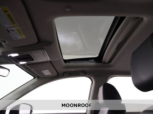 Used 2023 Honda CR-V EX-L image 3
