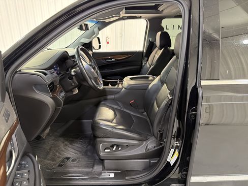 Used 2019 Cadillac Escalade ESV Premium Luxury image 11