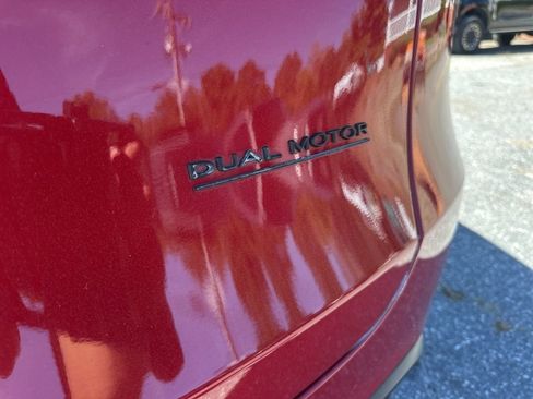 Used 2023 Tesla Model Y Long Range image 31