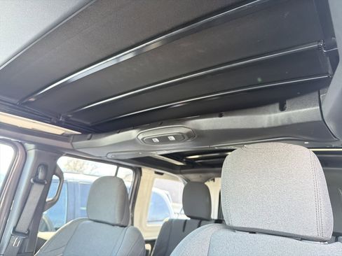 Certified 2025 Jeep Wrangler Sahara w/ Safety Group image 39