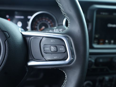 Used 2023 Jeep Gladiator Overland w/ Popular Equipment Package image 24