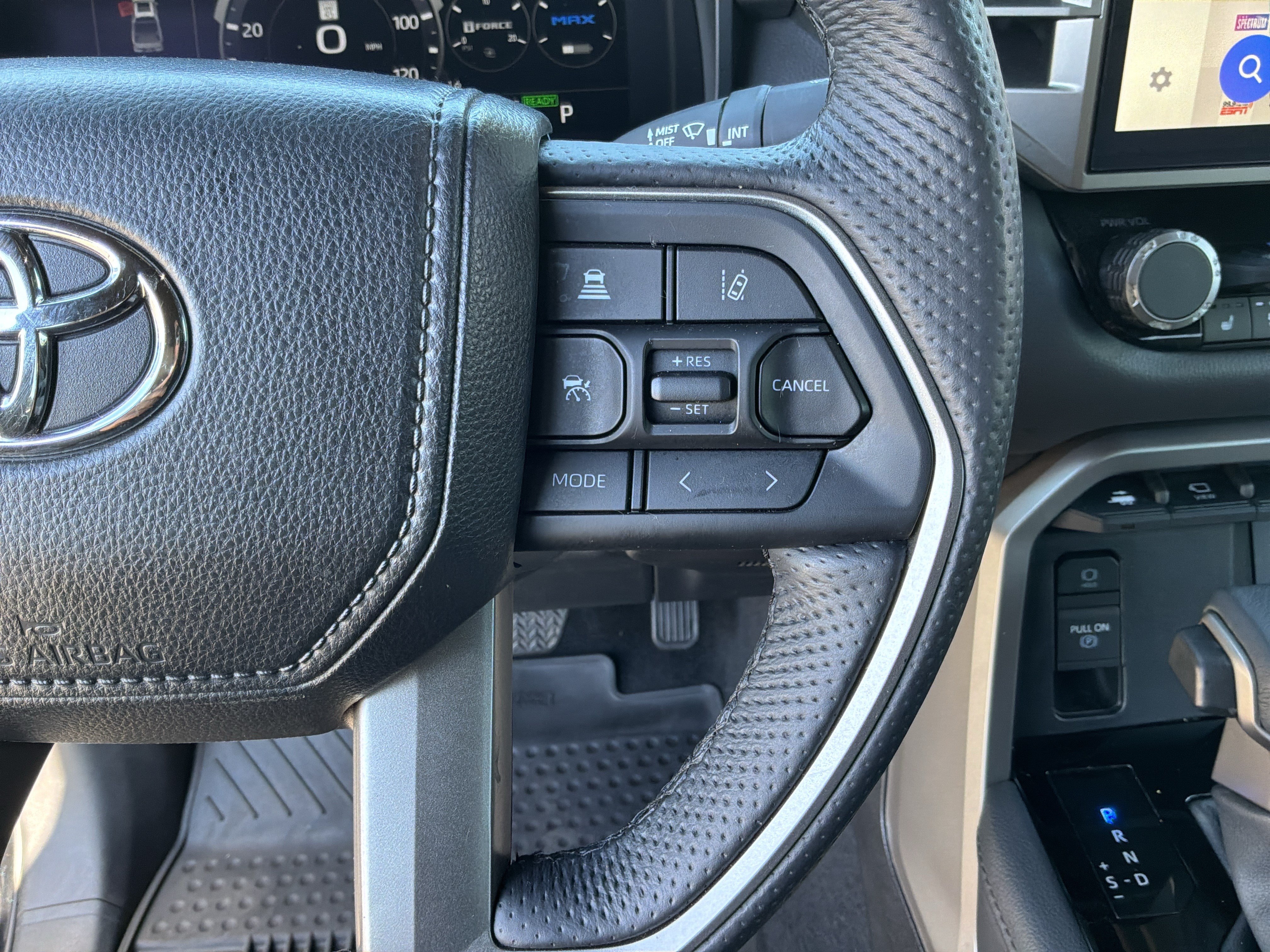 Used 2025 Toyota Tundra Limited AWD/4WD image 20