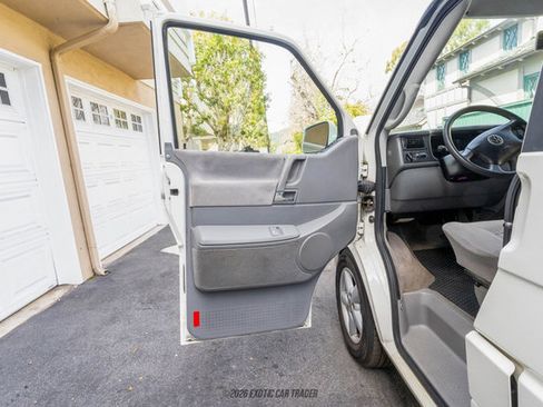 Used 2003 Volkswagen Eurovan MV image 40