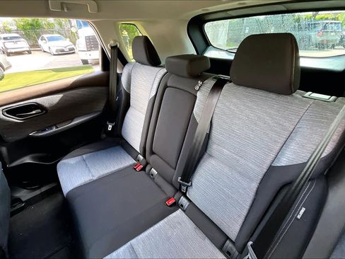 Certified 2023 Nissan Rogue SV image 18