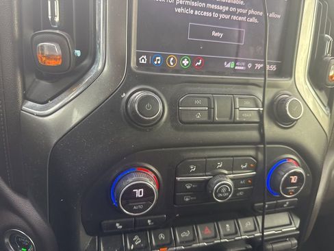 Used 2021 Chevrolet Silverado 1500 LT w/ Texas Edition Plus image 11