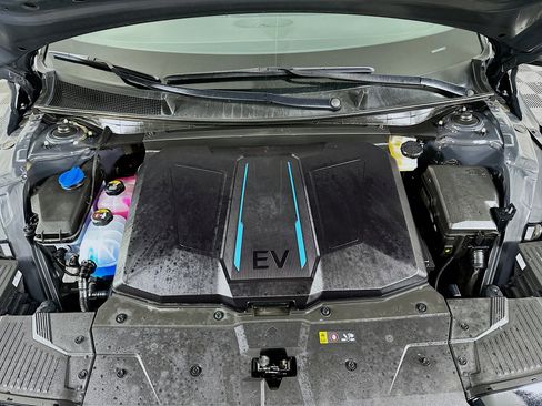 Used 2024 Hyundai Ioniq 5 SEL image 33