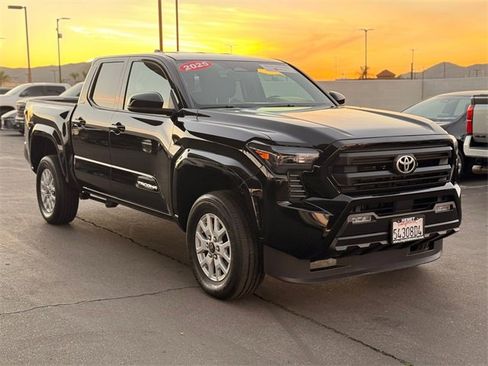 Used 2025 Toyota Tacoma SR5 image 3