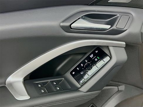 New 2025 Audi Q5 Premium Plus image 18