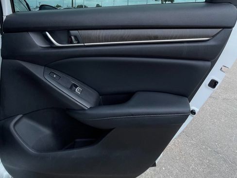 Used 2018 Honda Accord Touring image 34